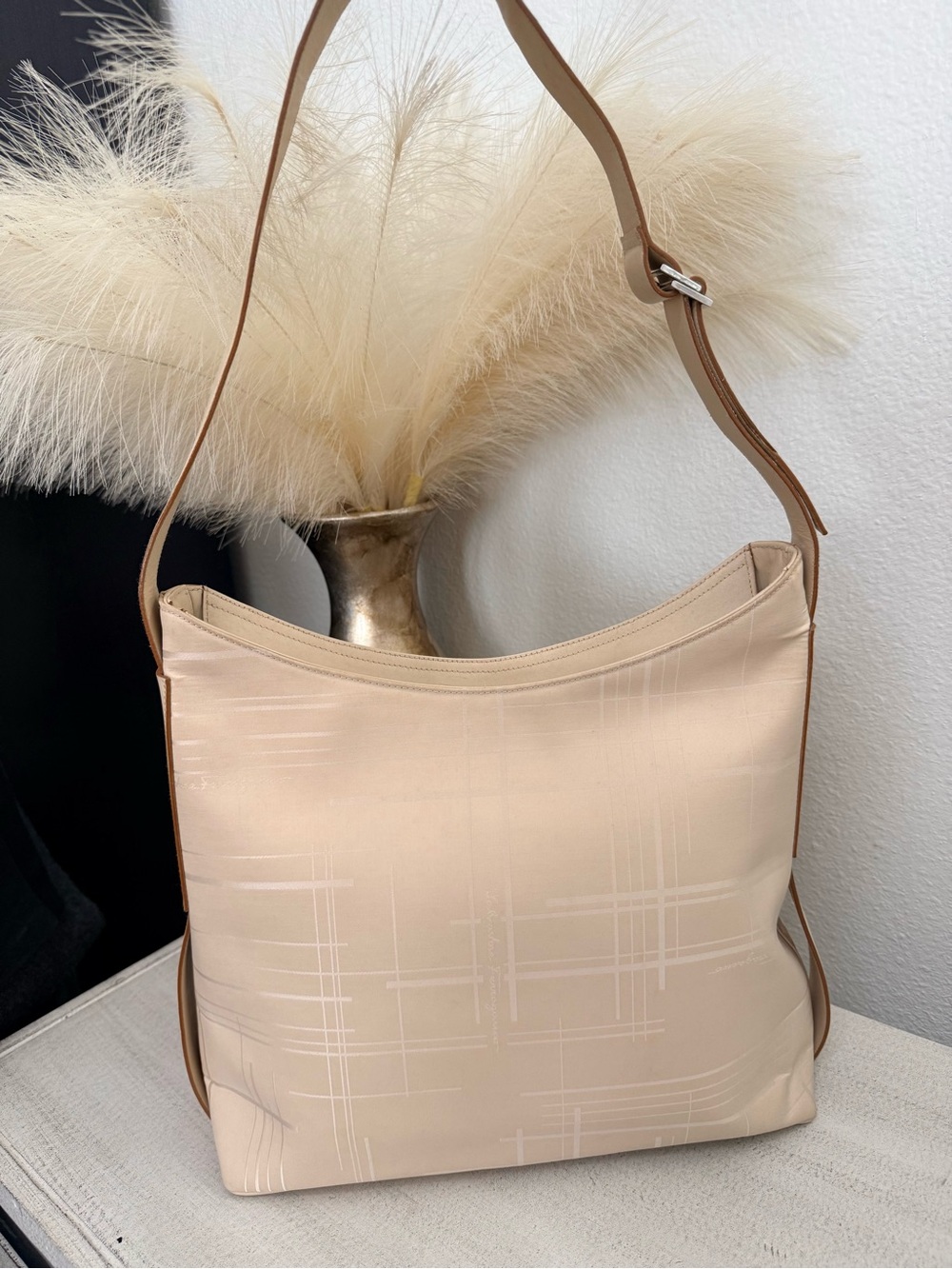SALVATORE FERRAGAMO Beige Shoulder Bag